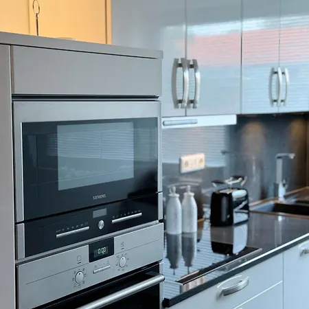 Apartment 90m2 I I Netflix I Wifi I Free Parking I Lia *