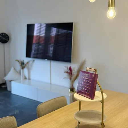 Apartment 90m2 I I Netflix I Wifi I Free Parking I Lia Hannover