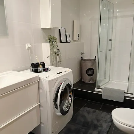 Apartment 90m2 I I Netflix I Wifi I Free Parking I Lia Hannover